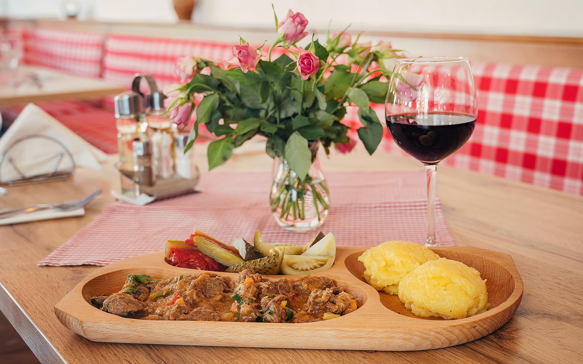Tocitura traditionala cu vin rosu